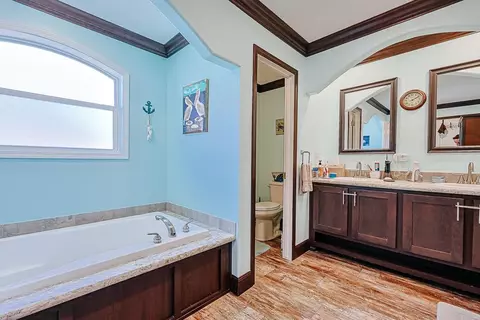 Bath - 6773 Hampton Rd, Conway, SC 29527 photo 2 of 4