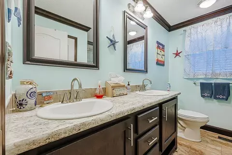 Bath - 6773 Hampton Rd, Conway, SC 29527 photo 3 of 4