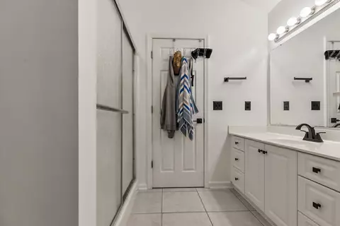 Bath - 180 Clovis Cir, Myrtle Beach, SC 29579 photo 2 of 3