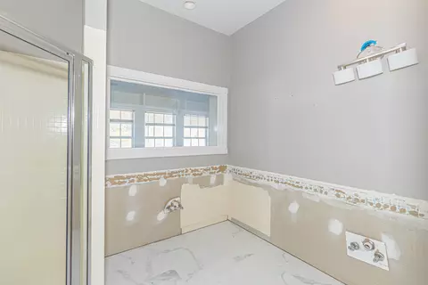 Bath - 259 Dunbarton Ln, Conway, SC 29526 photo 3 of 3
