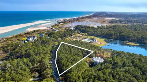 3067 Vanderbilt Blvd, Pawleys Island, SC 29585