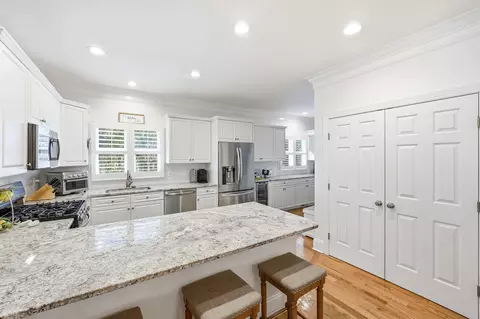 Kitchen - 213 Old Carriage Loop, Georgetown, SC 29440 photo 1 of 3