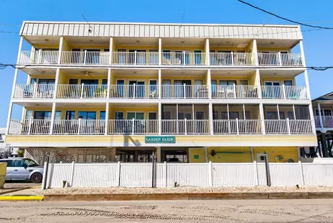 301 N Waccamaw Dr #207, Murrells Inlet, SC 29576