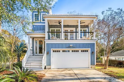 628 1st Ave N, Surfside Beach, SC 29575