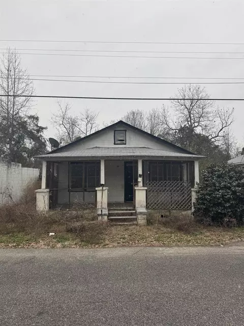 316 Barnes St, Mullins, SC 29574