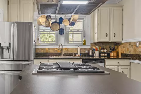Kitchen - 1006 10th Ave, Conway, SC 29526 photo 5 of 5
