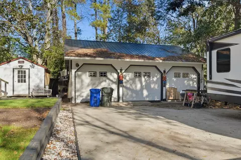 Exterior - 1006 10th Ave, Conway, SC 29526 photo 6 of 9