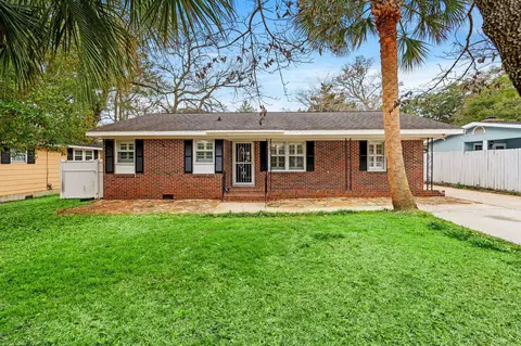 517 2nd Ave N, Surfside Beach, SC 29575