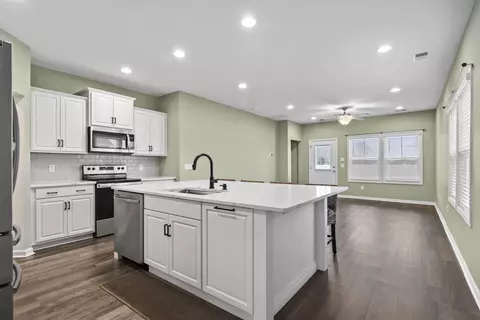 Kitchen - 452 Honeyhill Loop, Conway, SC 29526 photo 2 of 5