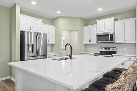 Kitchen - 452 Honeyhill Loop, Conway, SC 29526 photo 4 of 5