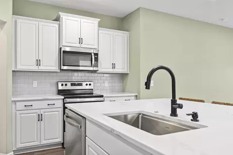 Kitchen - 452 Honeyhill Loop, Conway, SC 29526 photo 3 of 5