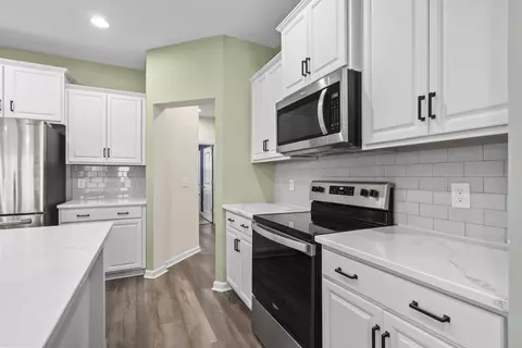 Kitchen - 452 Honeyhill Loop, Conway, SC 29526 photo 5 of 5