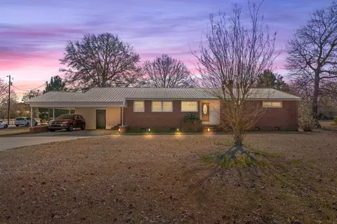 3813 W Marion St, Mullins, SC 29574