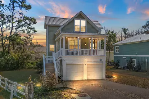 8 Sandlapper Way, Pawleys Island, SC 29585