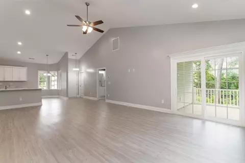 Living - 652 Goretown Loop, Loris, SC 29569 photo 4 of 4
