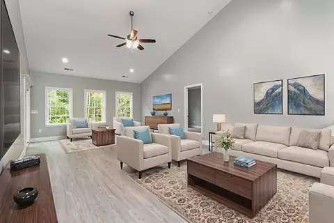 Living - 652 Goretown Loop, Loris, SC 29569 photo 2 of 4