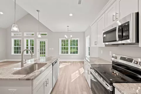 Kitchen - 664 Goretown Loop, Loris, SC 29569 photo 3 of 4