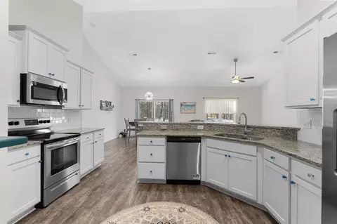 Kitchen - 549 Rose Ave, Georgetown, SC 29440 photo 4 of 5