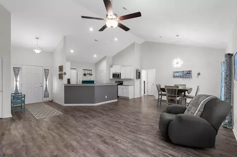 Entry Way - 549 Rose Ave, Georgetown, SC 29440 photo 3 of 3