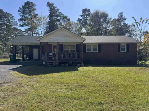302 W 1st Ave N, Pamplico, SC 29583