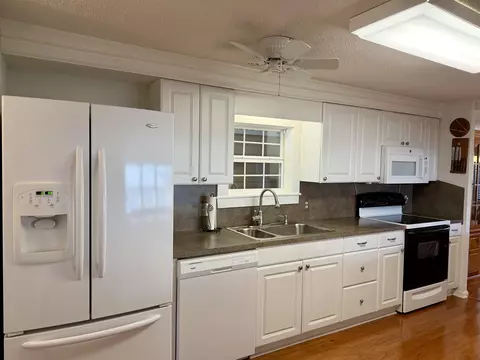 426 E Lake Dr, Surfside Beach, SC 29575 photo 4