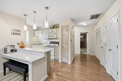 Entry Way - 209 Double Eagle Dr #H3, Surfside Beach, SC 29575 photo 2 of 4