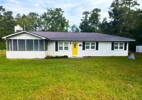 1432 Twin Lakes Rd, Cades, SC 29518