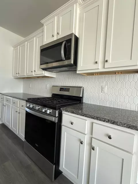 Kitchen - 1289 Baker Creek Loop, Myrtle Beach, SC 29579 photo 4 of 7