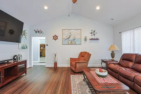 Living - 6777 Hampton Rd, Conway, SC 29527 photo 2 of 2