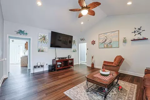 Living - 6777 Hampton Rd, Conway, SC 29527 photo 1 of 2