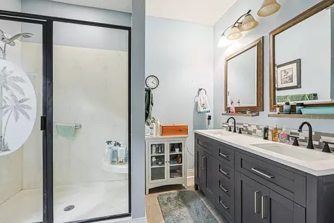 Bath - 6777 Hampton Rd, Conway, SC 29527 photo 3 of 5