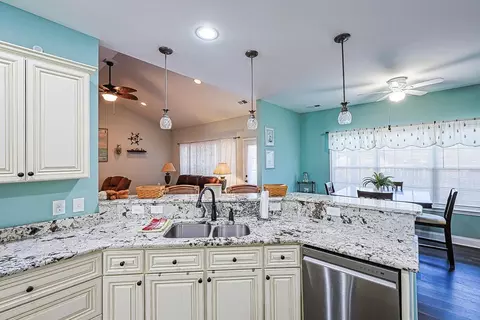 Kitchen - 6777 Hampton Rd, Conway, SC 29527 photo 4 of 5