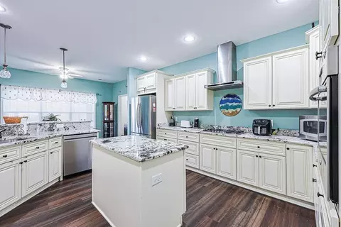 Kitchen - 6777 Hampton Rd, Conway, SC 29527 photo 2 of 5