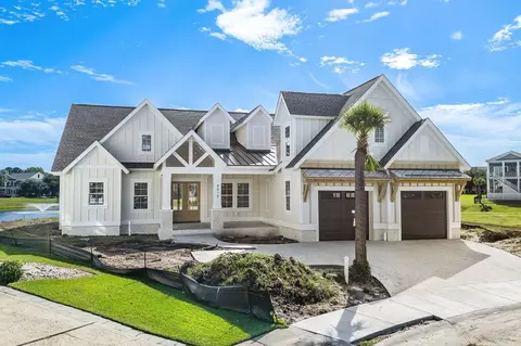 8015 E Bay Ct, Myrtle Beach, SC 29579