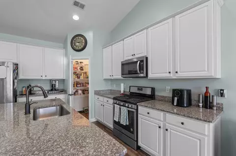 Kitchen - 1076 Caprisia Loop, Myrtle Beach, SC 29579 photo 5 of 6