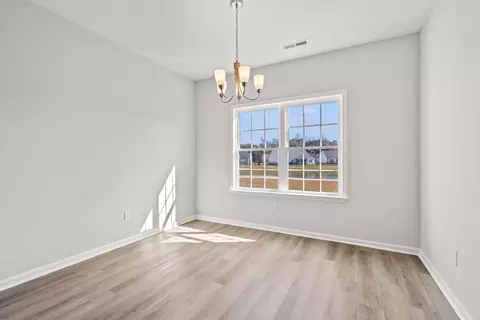 Dining - 1005 Oakley St, Georgetown, SC 29440 photo 1 of 1