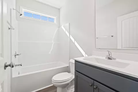 Bath - 1005 Oakley St, Georgetown, SC 29440 photo 3 of 3