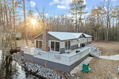 7122 Cox Lake Dr, Mullins, SC 29574