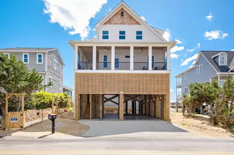 614 Springs Ave, Pawleys Island, SC 29585