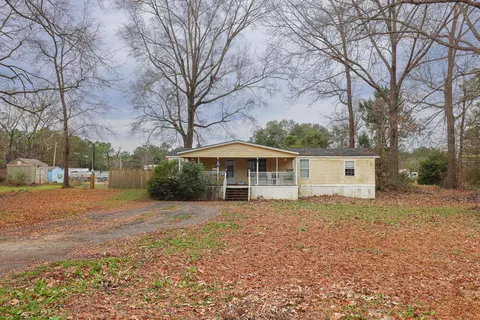 78 Dove St, Georgetown, SC 29440