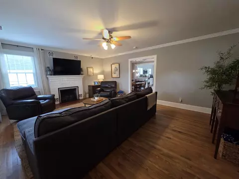 Living - 616 Marshview Ln, Georgetown, SC 29440 photo 2 of 3