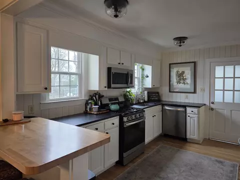 Kitchen - 616 Marshview Ln, Georgetown, SC 29440 photo 1 of 4
