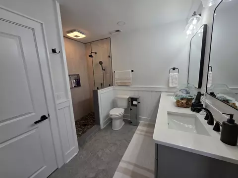 Bath - 616 Marshview Ln, Georgetown, SC 29440 photo 1 of 5