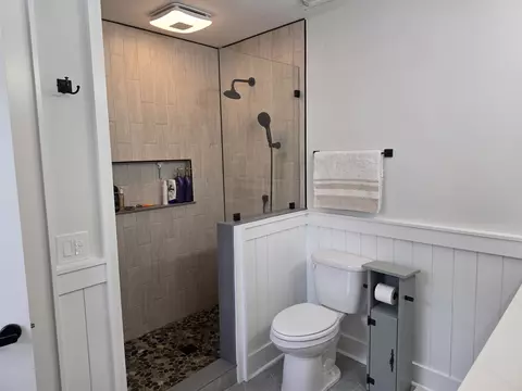 Bath - 616 Marshview Ln, Georgetown, SC 29440 photo 3 of 5