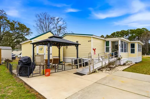 462 Oak Ave, Murrells Inlet, SC 29576