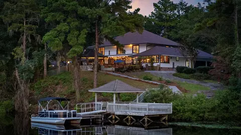 302 Mohican Dr, Georgetown, SC 29440