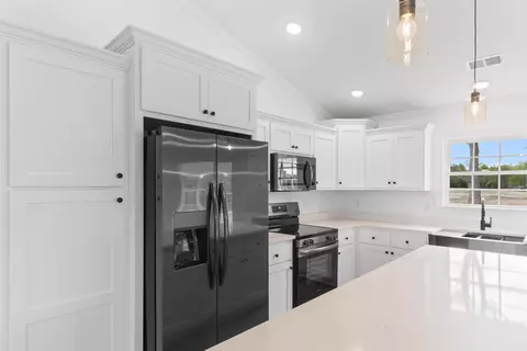 Kitchen - 3160 Chapel Rd, Loris, SC 29569 photo 5 of 5