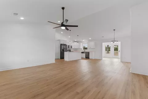Living - 3160 Chapel Rd, Loris, SC 29569 photo 4 of 4