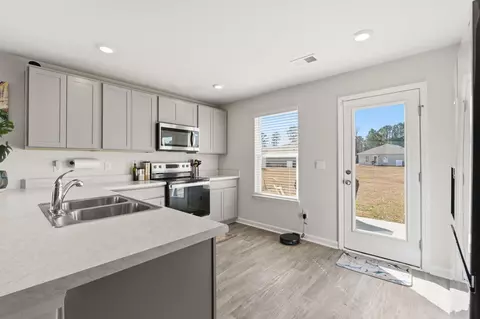 Kitchen - 136 Bud Dr, Longs, SC 29568 photo 4 of 4
