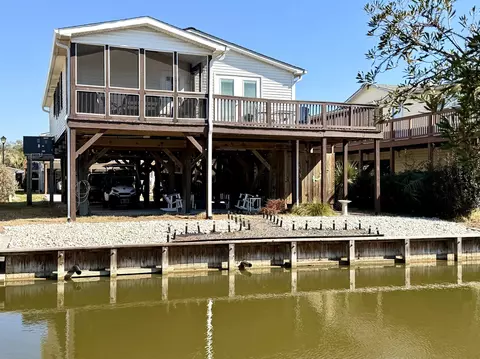 211 Dixon Dr, Surfside Beach, SC 29575 photo 2
